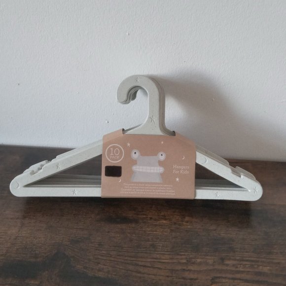 5/$25✨️Kids Clothing Hangers - Picture 1 of 1